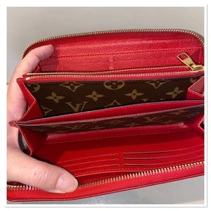 🏮Louis Vuitton Rare Red Rouge Retiro Zippy Wallet
